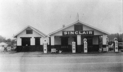 Thomas Preston's Sinclair Station:  Annandale Rd. and Little River Tpk.